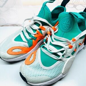 Nike Huarache E.D.G.E. White Emerald Orange Shoes BQ5206-100 Boys Size 4.5